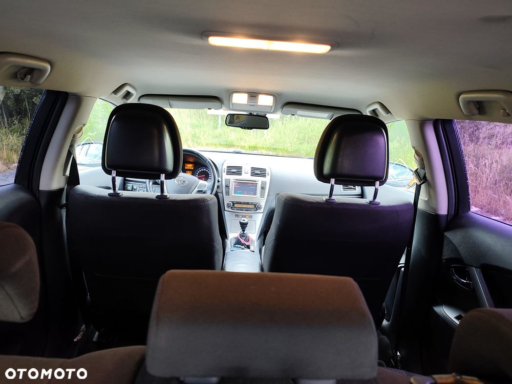 Toyota Avensis 1.8 Comfort - 4