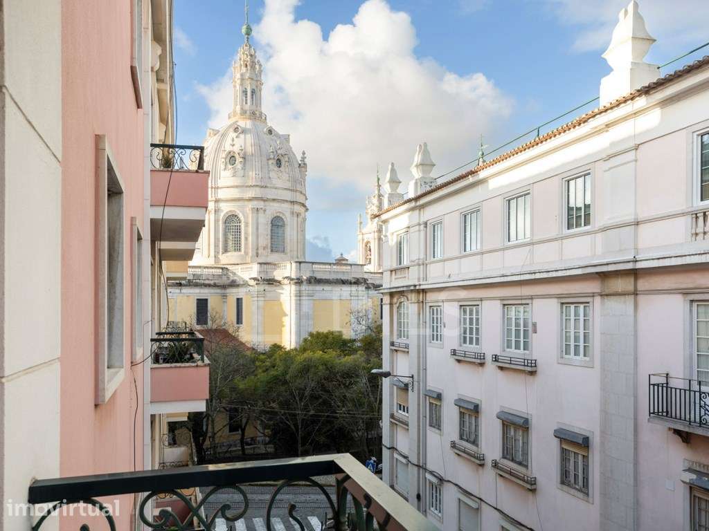Apartamento T4, com elevador, na Estrela - Grande imagem: 2/25