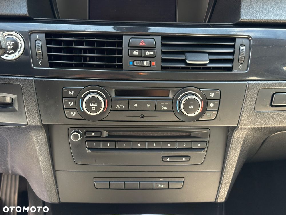 BMW Seria 3 318i Edition Exclusive - 18