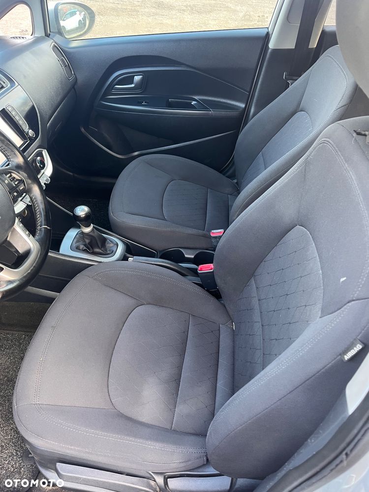 Kia Rio - 5