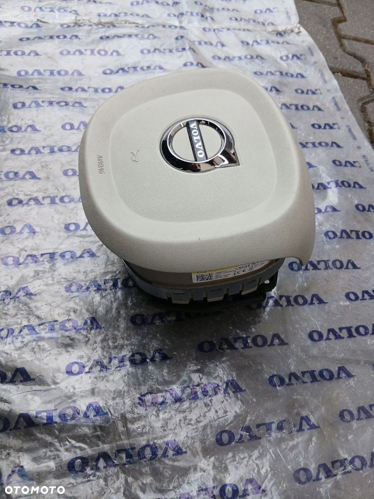 poduszka powietrzna airbag kierowcy 39834727 volvo xc60 ii 2018r - 3