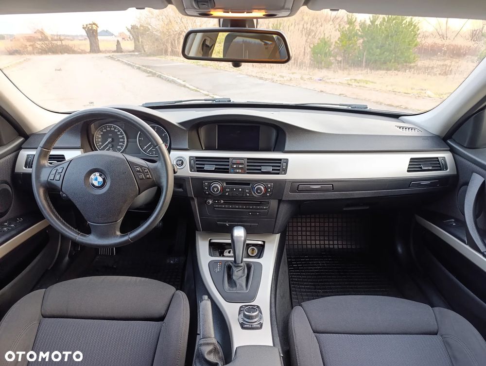 BMW Seria 3 318d DPF Edition Exclusive - 28