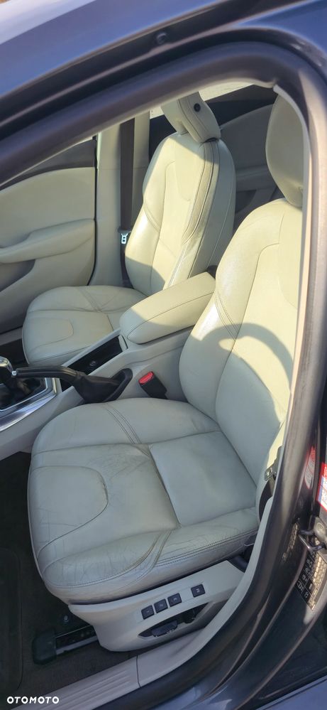 Volvo V40 D2 Summum - 10