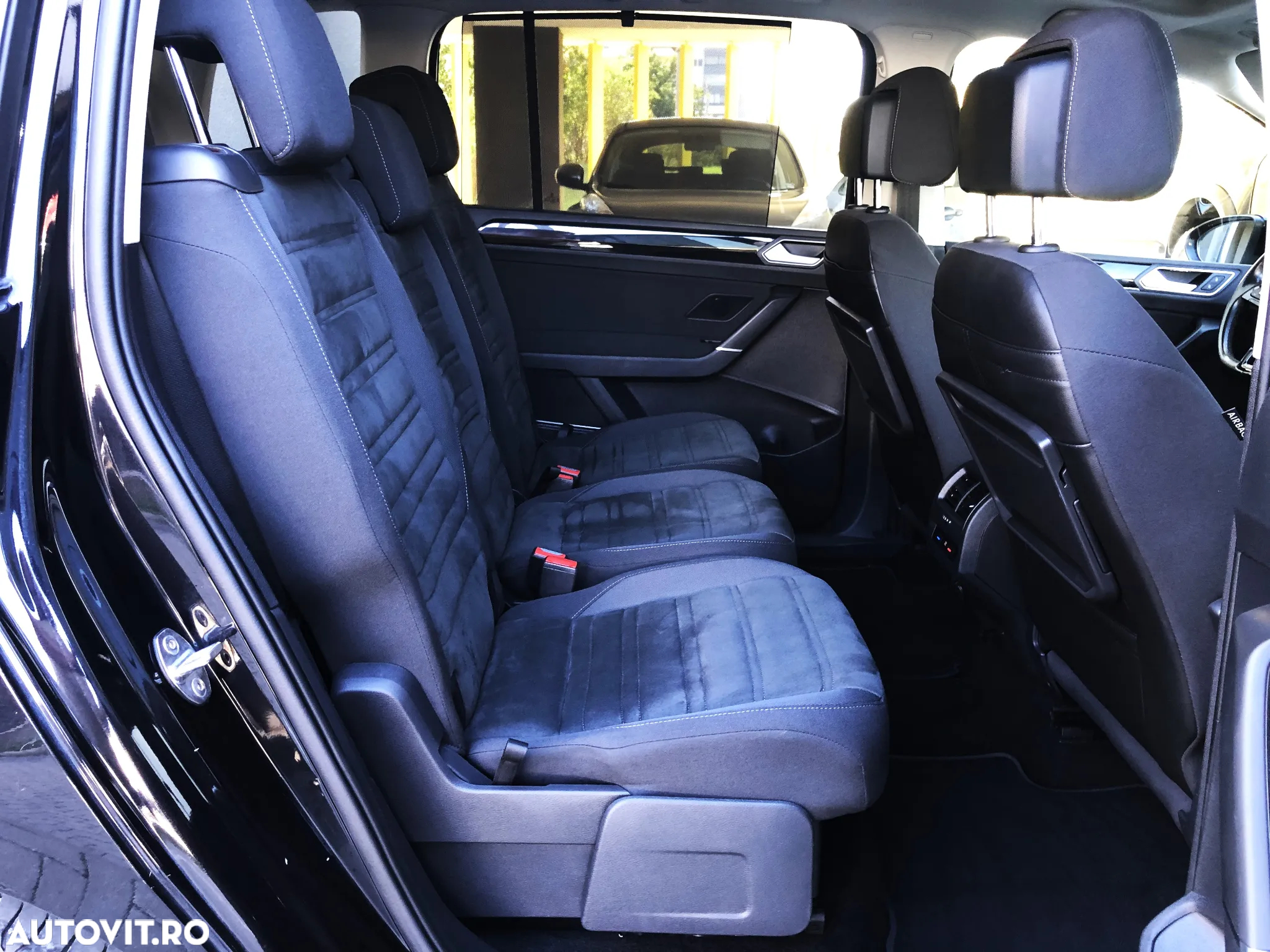 Volkswagen Touran 2.0 TDI DSG Highline - 10