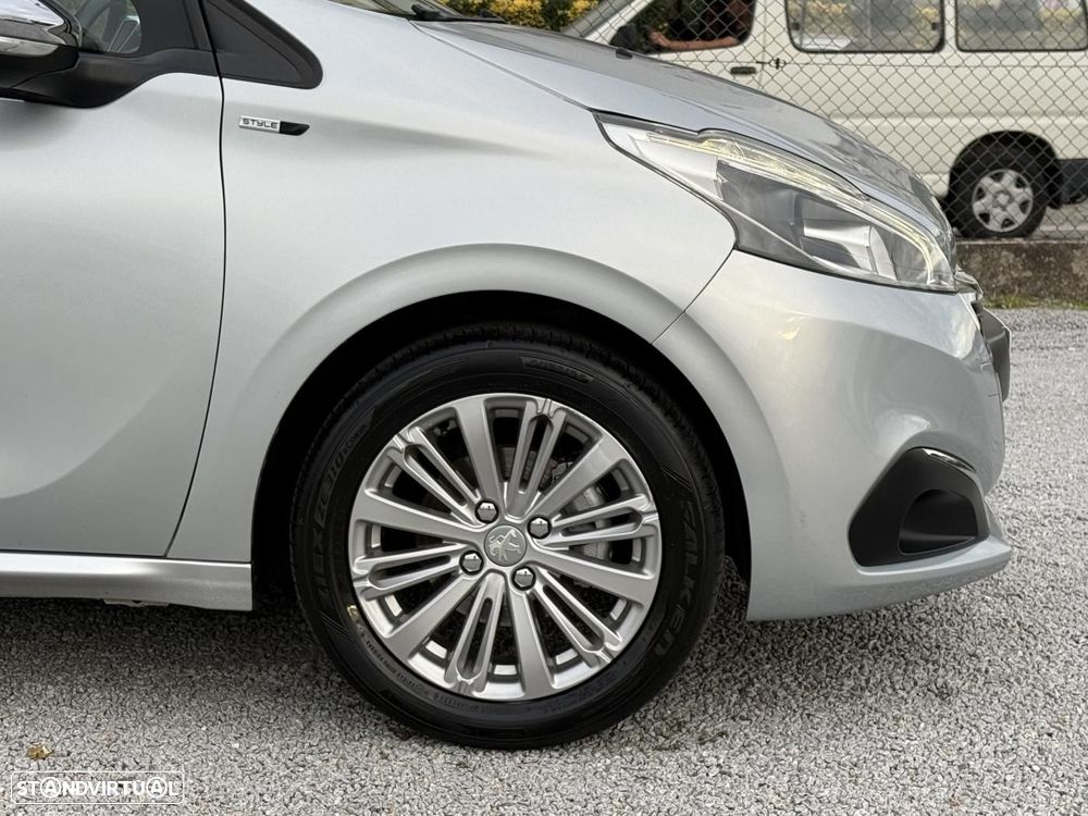 Peugeot 208 1.2 PureTech Style - 8