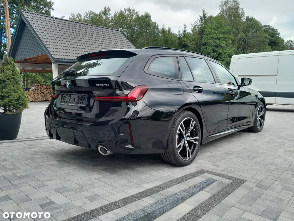 BMW Seria 3 330i xDrive M Sport - 2