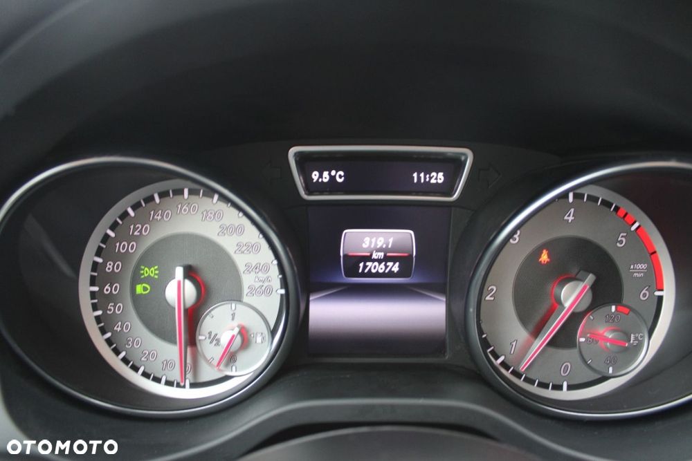 Mercedes-Benz GLA - 40