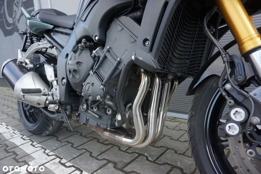 Yamaha FZ - 12