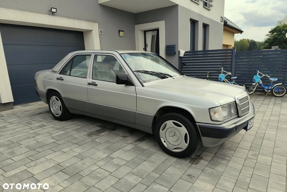 Mercedes-Benz W201 (190) - 5