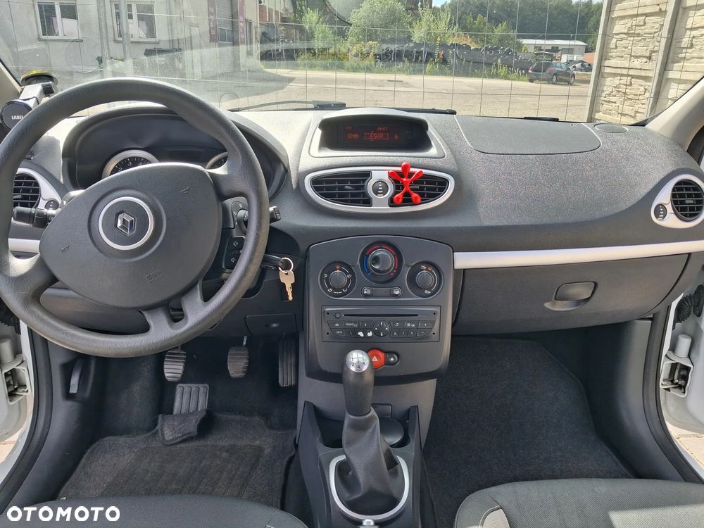 Renault Clio 1.2 16V Exception - 9
