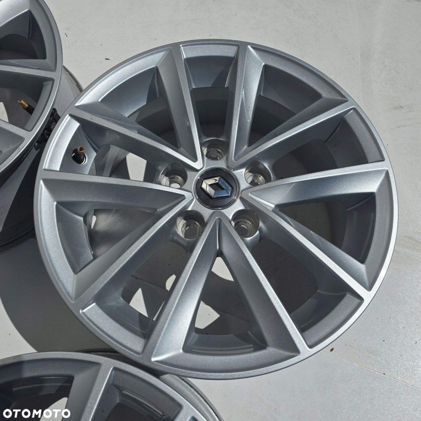RENAULT MEGANE SCENIC FLUENCE TALISMAN CAPTUR TRAFIC 16 5X114.3 ET41 4X - 4