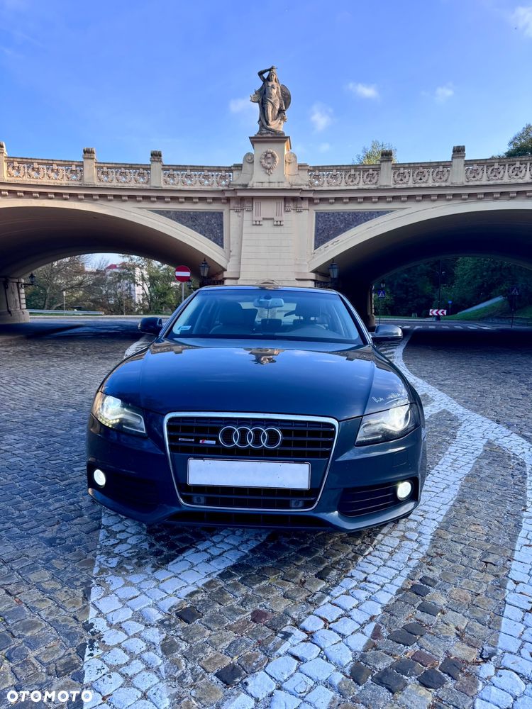 Audi A4 Limousine - 5