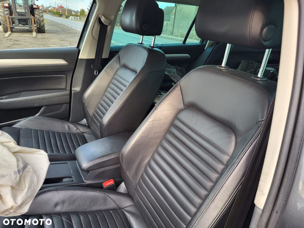 Volkswagen Passat - 31