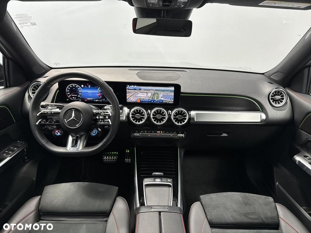 Mercedes-Benz GLB - 22