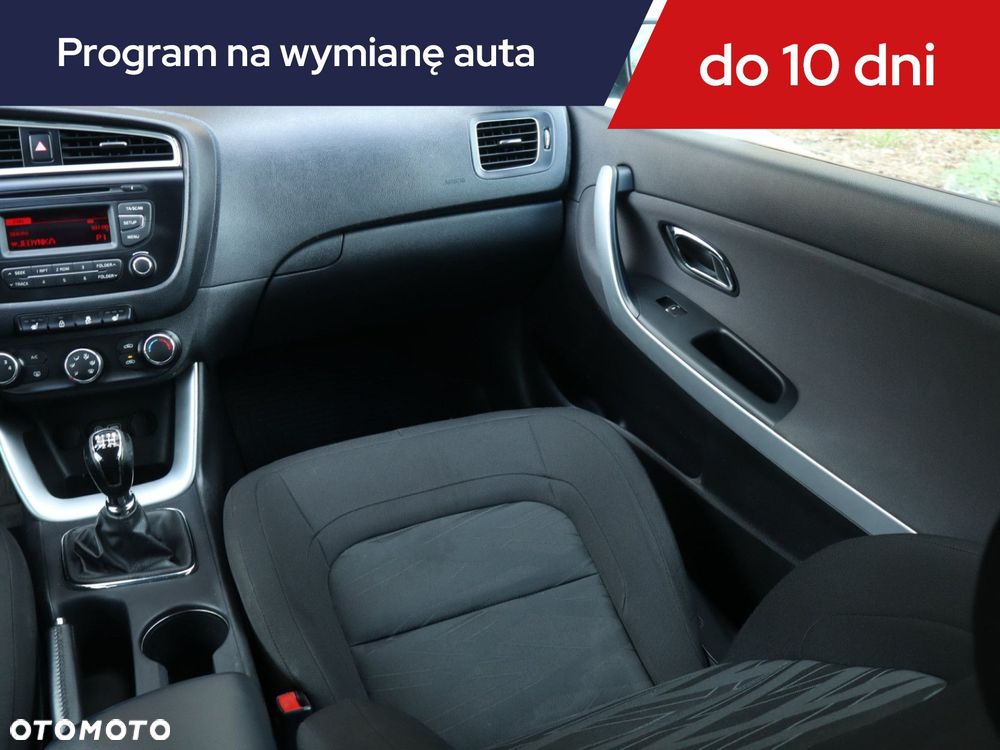 Kia Ceed - 10