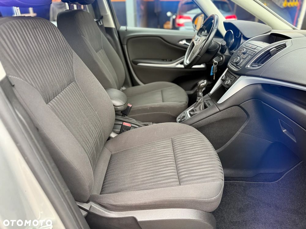 Opel Zafira - 16