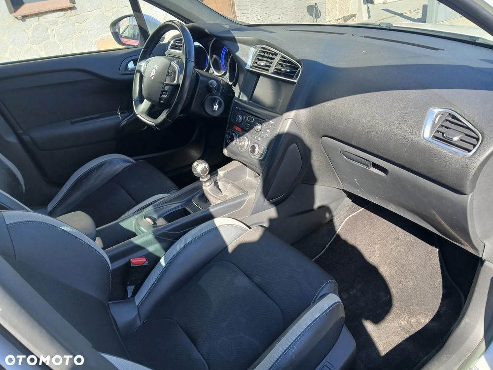 Citroën DS4 e-HDi 110 Chic - 11