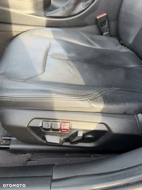 BMW Seria 3 328i Sport Line - 16