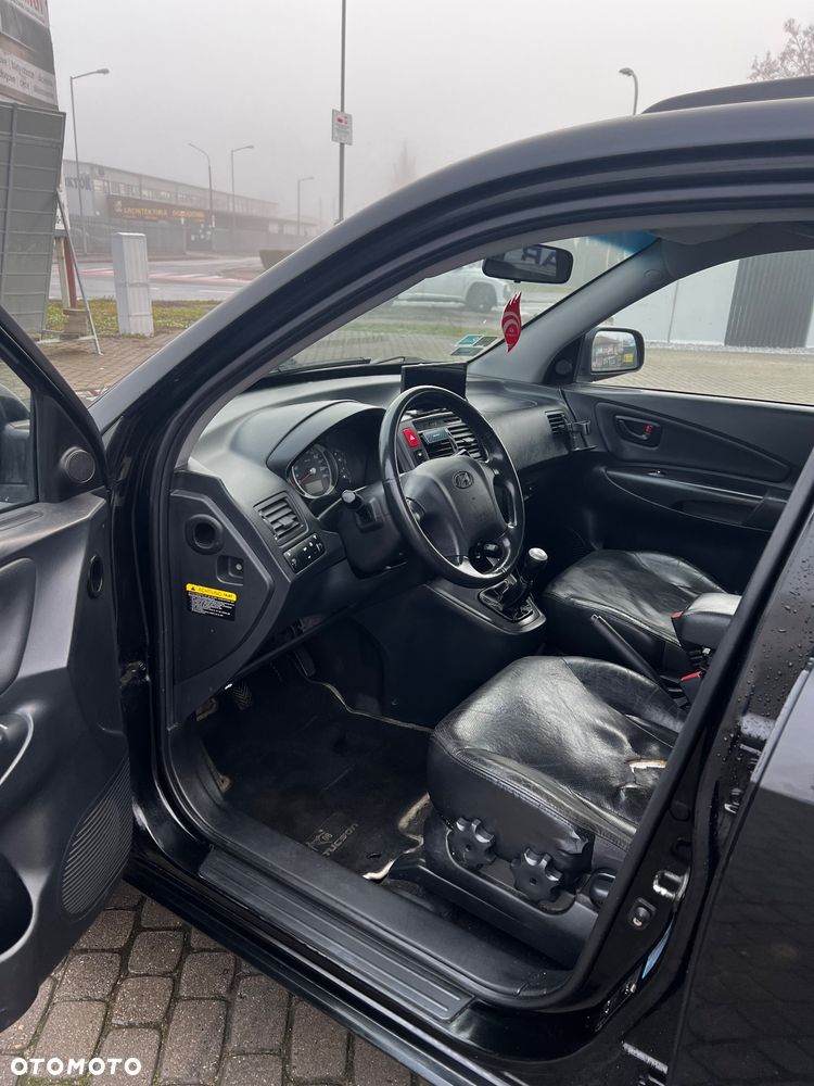 Hyundai Tucson 2.0 Comfort 2WD - 15