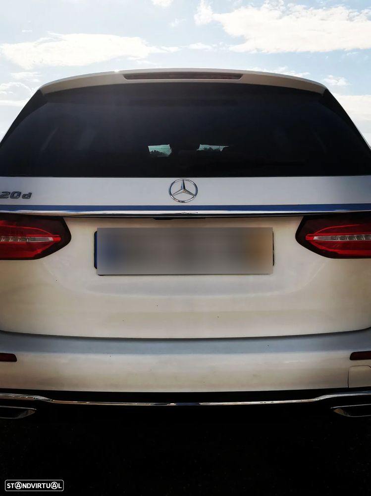 Mercedes-Benz E 220 d Avantgarde - 4