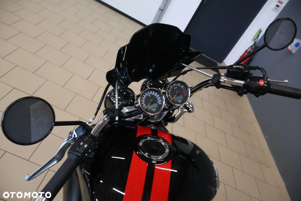 Triumph Rocket - 8
