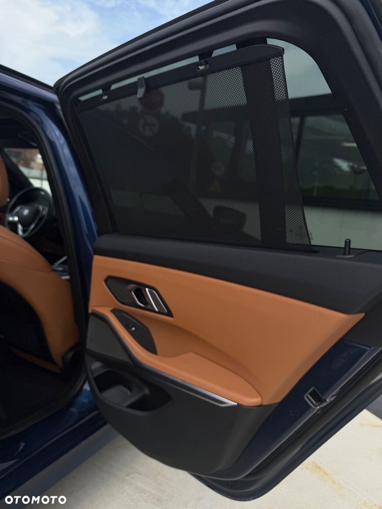 BMW Seria 3 318d Touring M Sport - 22