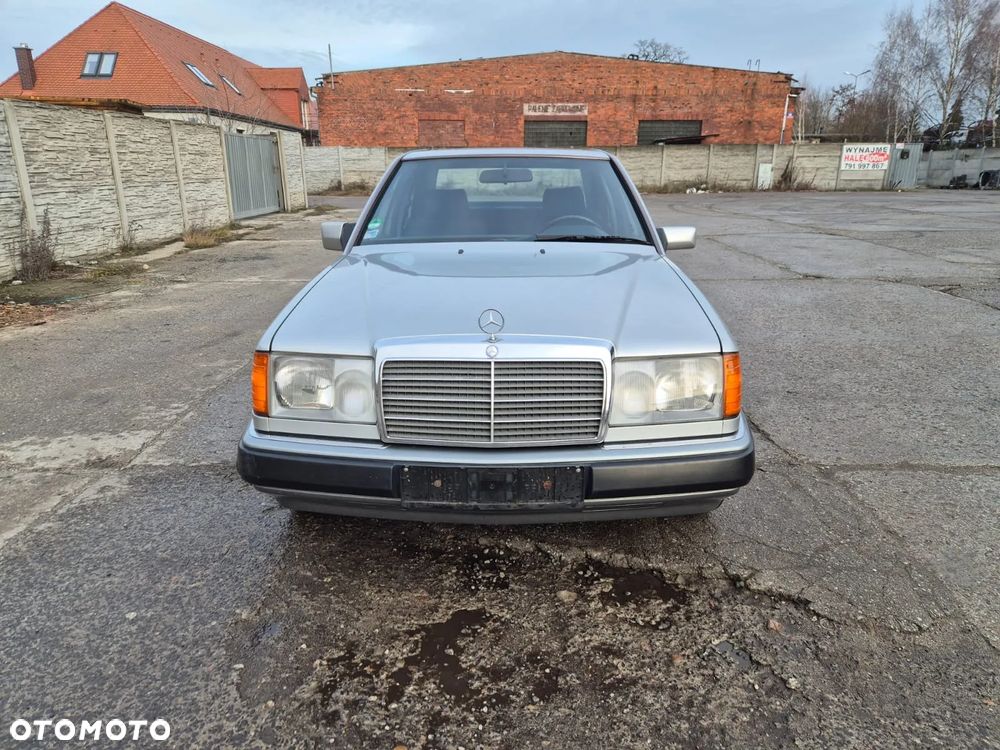 Mercedes-Benz W124 (1984-1993) - 11