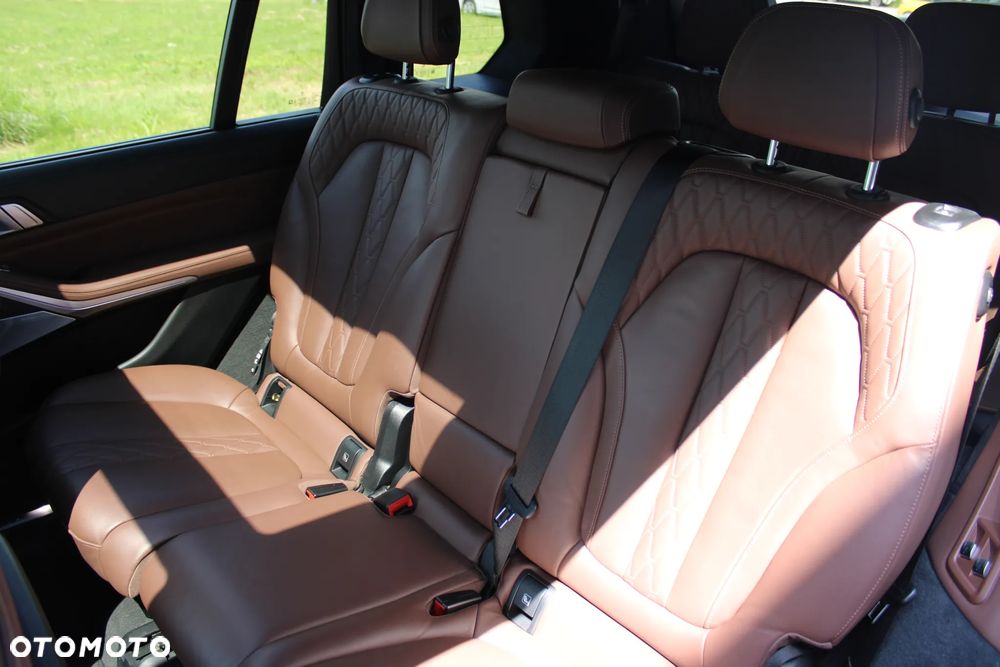BMW X7 M50i sport - 31