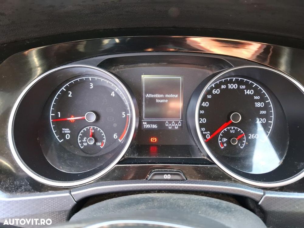 Volkswagen Touran 2.0 TDI SCR DSG ACTIVE - 5