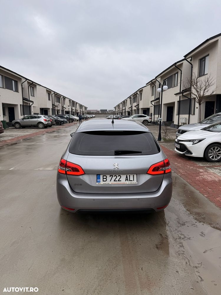 Peugeot 308 1.2 L PureTech Turbo Active Aut. - 6