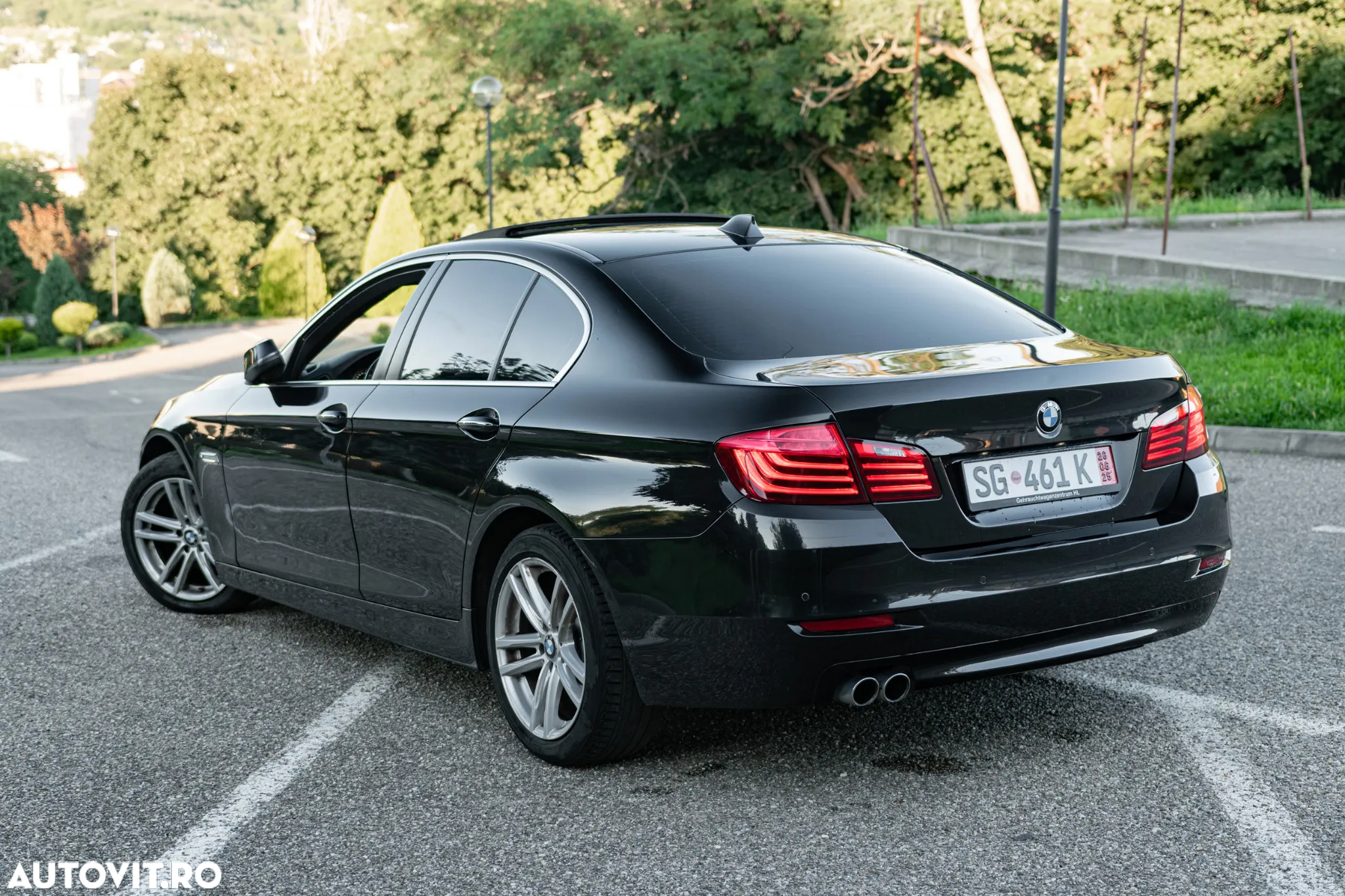 BMW Seria 5 520d xDrive - 11