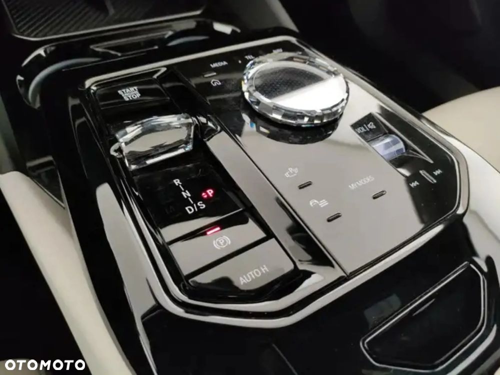 BMW Seria 5 540d xDrive mHEV M Sport - 11