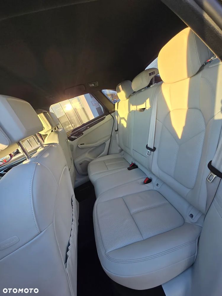 Porsche Macan T - 24