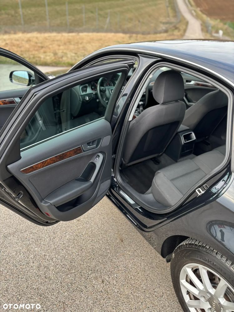 Audi A4 Limousine - 12