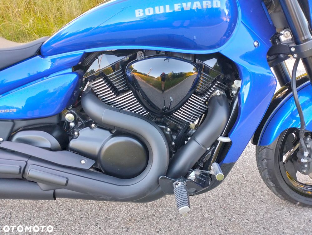 Suzuki Boulevard - 25