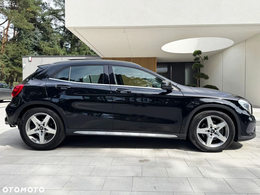Mercedes-Benz GLA 250 4Matic 7G-DCT AMG Line - 17