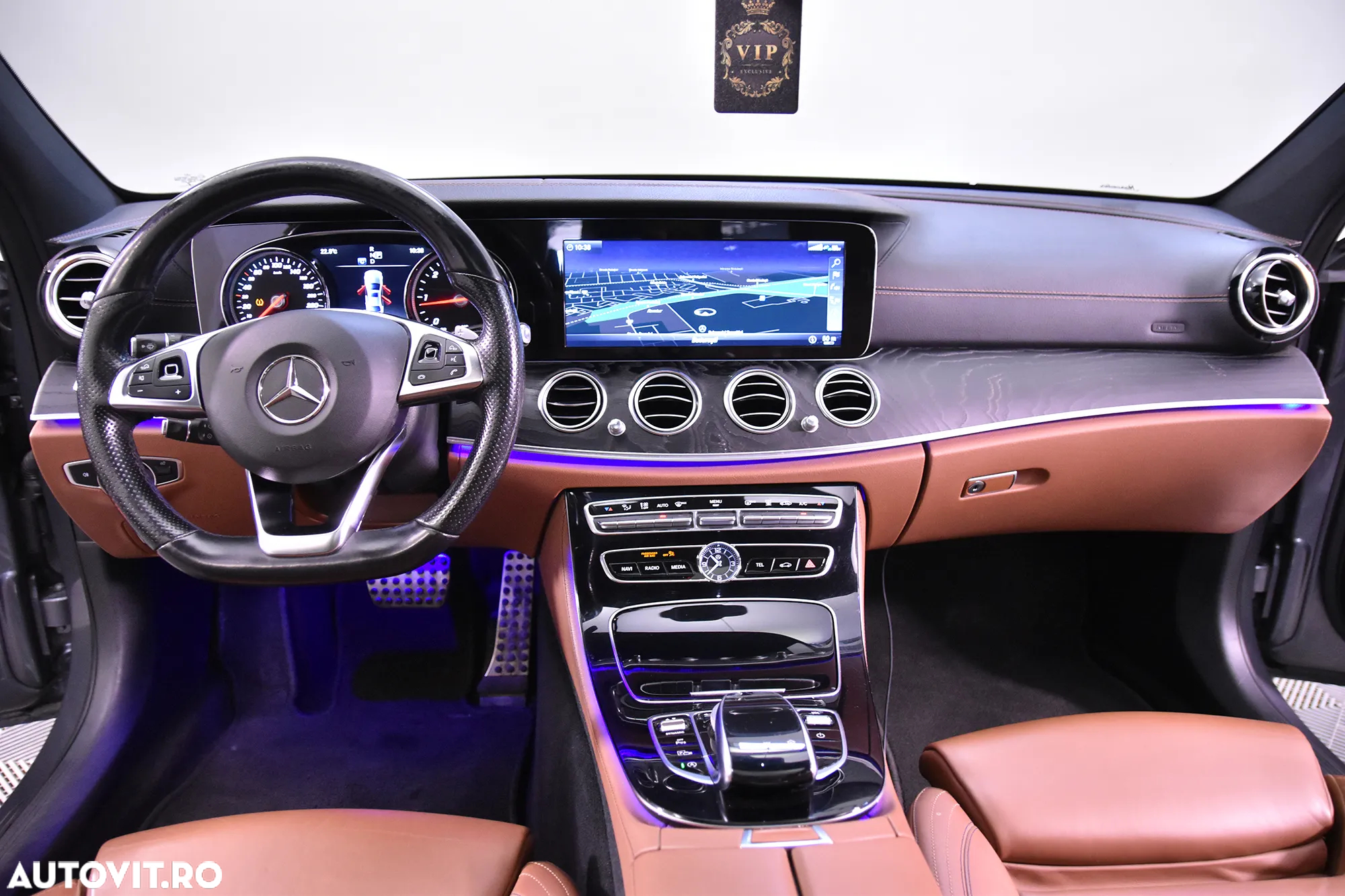Mercedes-Benz E 220 d 4MATIC Aut. - 9