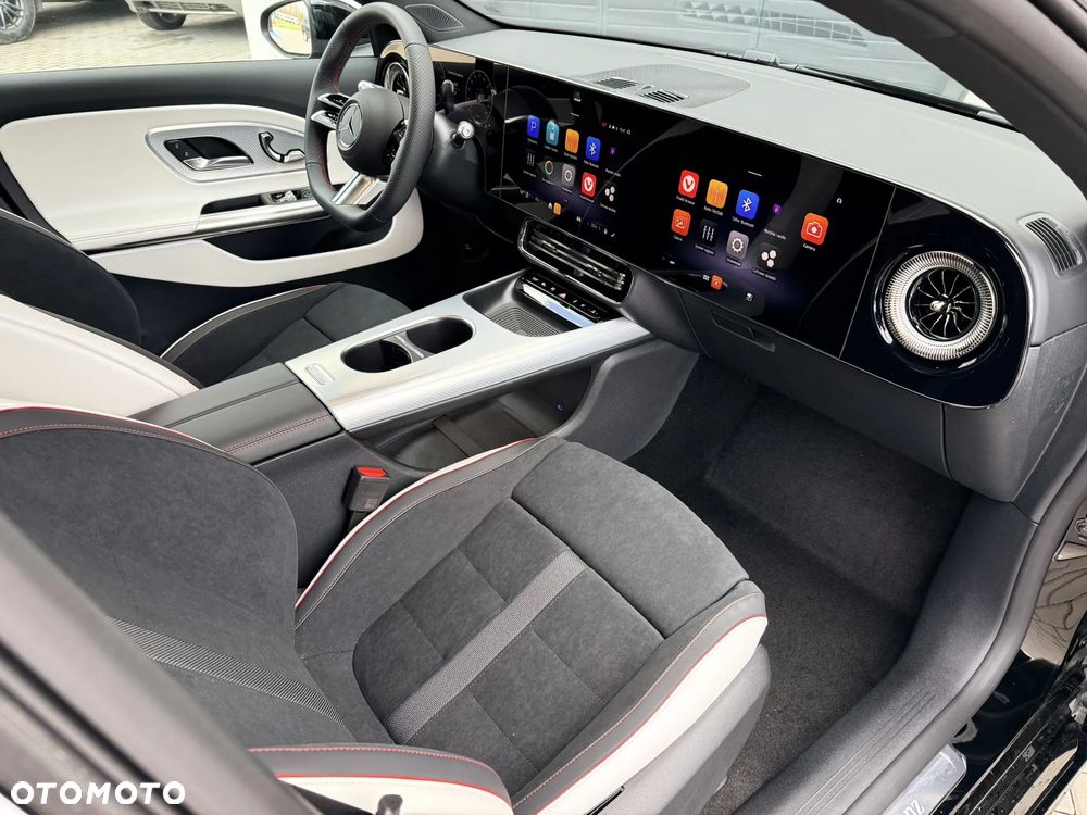 Mercedes-Benz CLA - 27