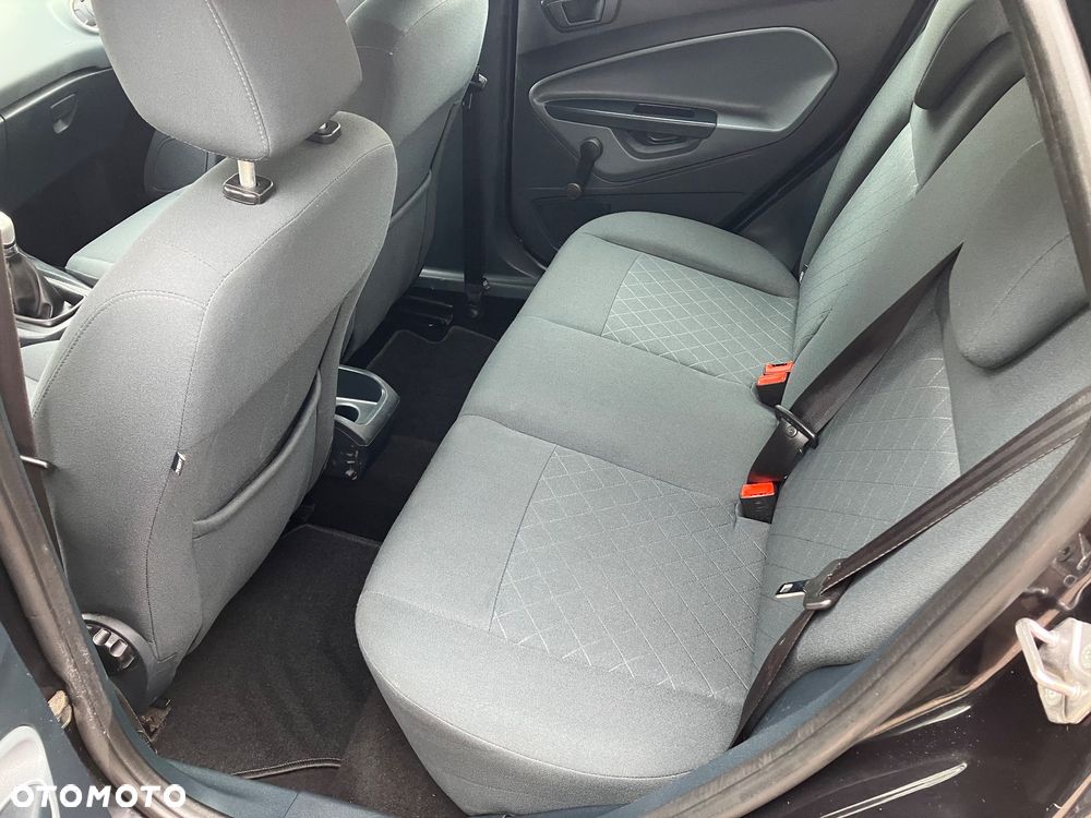 Ford Fiesta 1.4 Ghia - 11