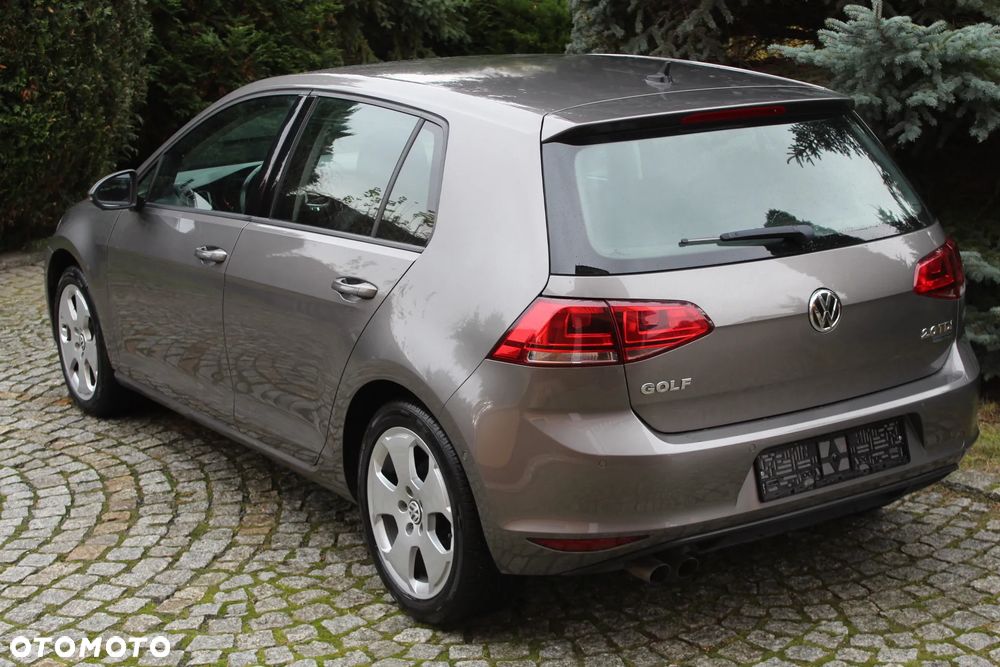 Volkswagen Golf 2.0 BlueTDI DSG Highline - 11