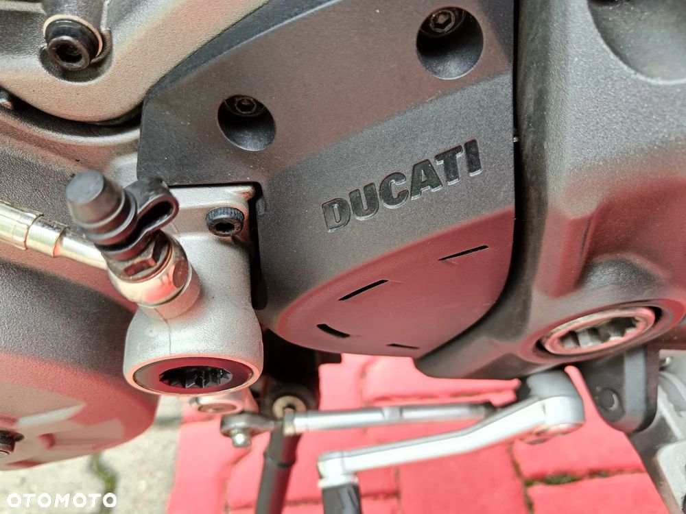 Ducati Monster - 26
