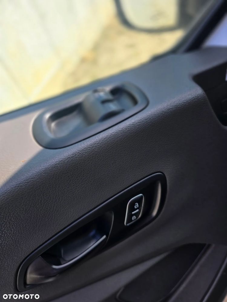 Ford Transit - 25