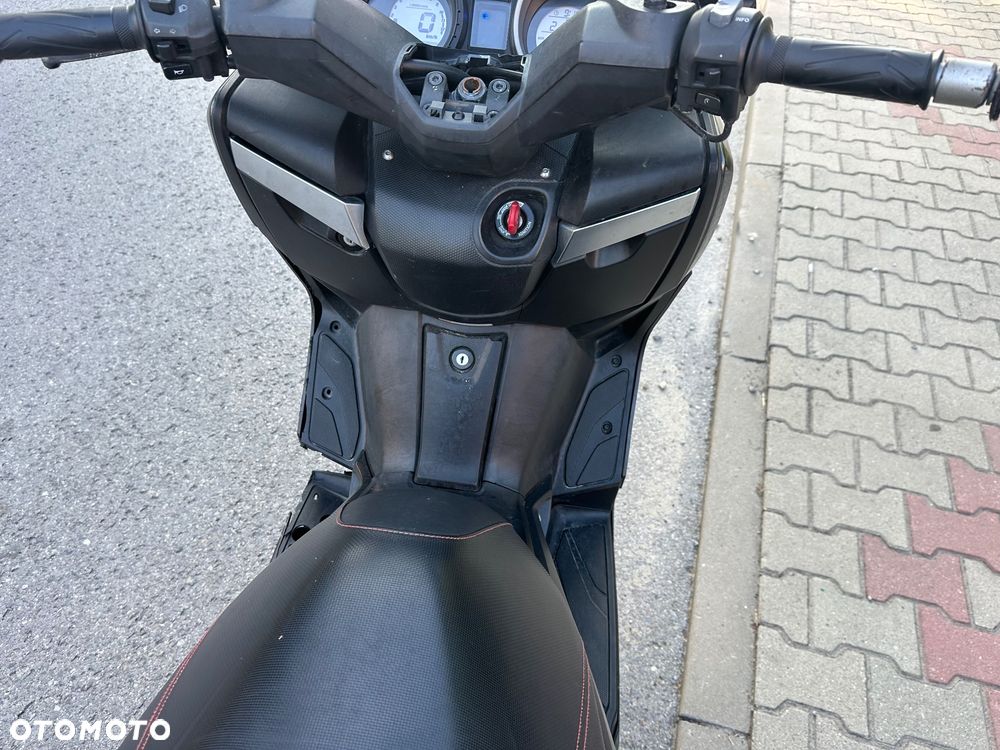 Yamaha X-max - 10