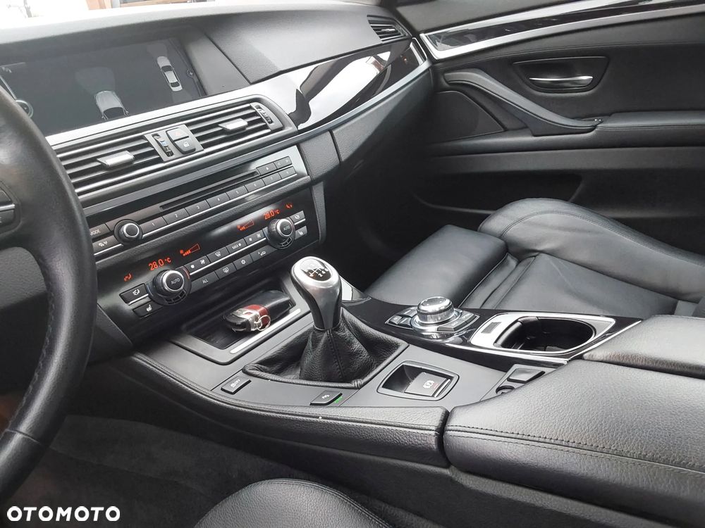 BMW Seria 5 520d - 6
