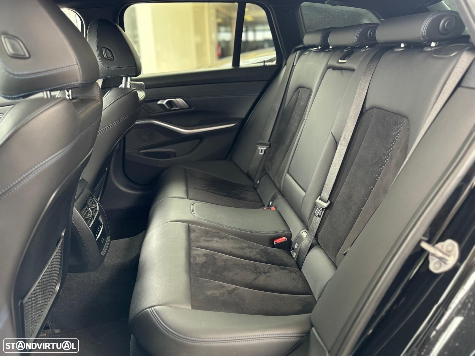 BMW 320 d Touring Pack Desportivo M Auto - 8