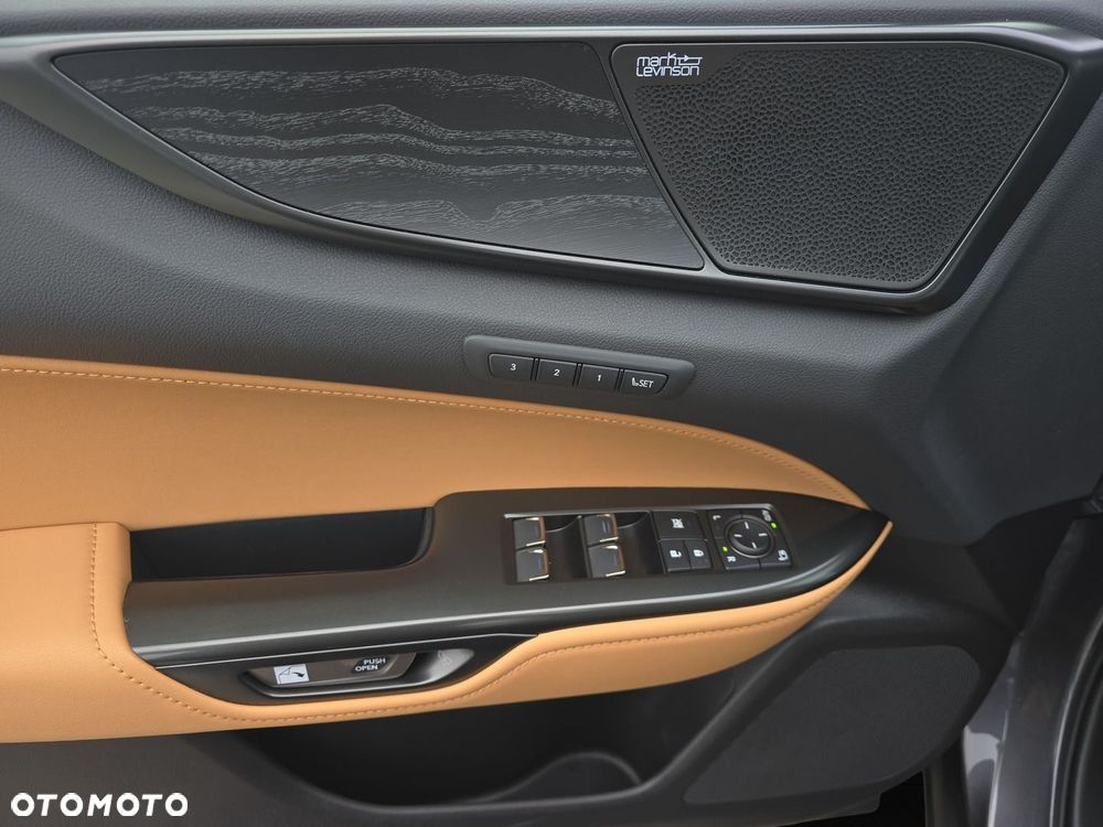 Lexus NX 350h Omotenashi AWD - 14