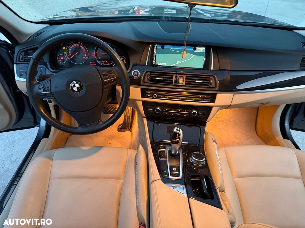 BMW Seria 5 518d Aut. - 31