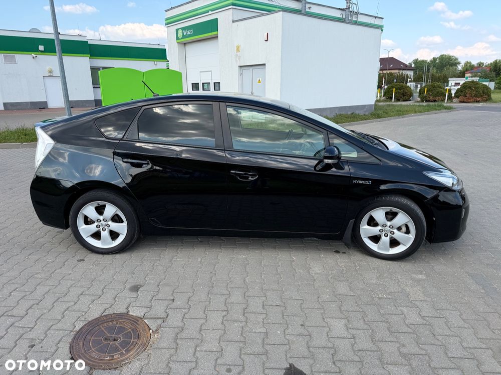 Toyota Prius 1.8 HSD Prestige - 4