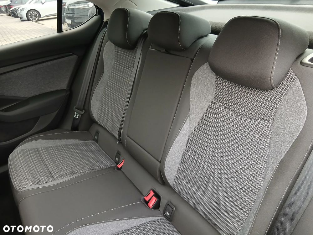 Skoda Superb 2.0 TSI Selection DSG - 16