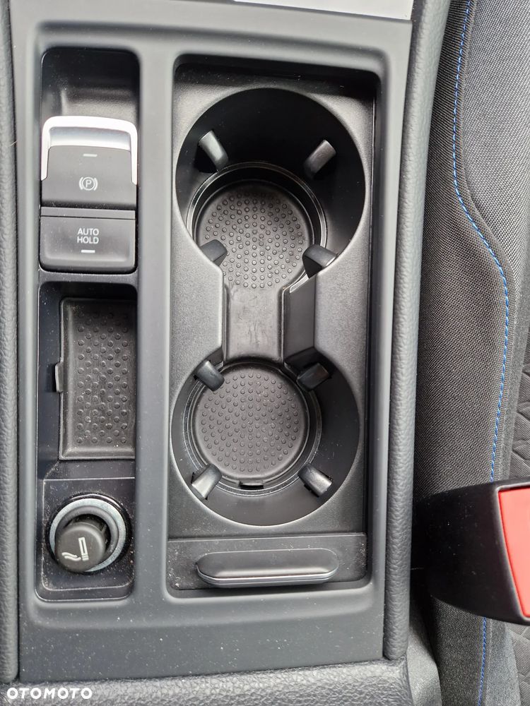 Volkswagen Golf - 34